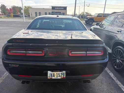 Pitch Black Clearcoat 2019 Dodge Challenger GT