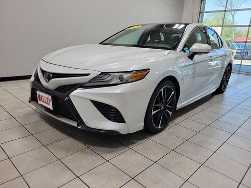 Wind Chill Pearl 2018 Toyota Camry XSE