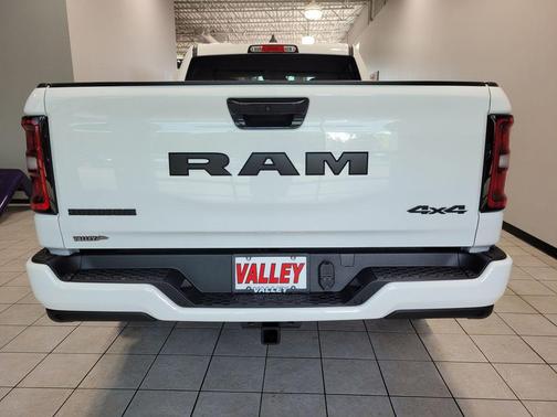 Bright White Clearcoat 2026 RAM 1500 Big Horn/Lone Star