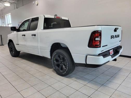Bright White Clearcoat 2026 RAM 1500 Big Horn/Lone Star
