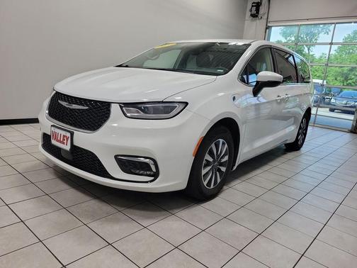 Bright White Clearcoat 2023 Chrysler Pacifica Hybrid Touring L