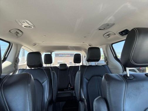 Bright White Clearcoat 2023 Chrysler Pacifica Hybrid Touring L
