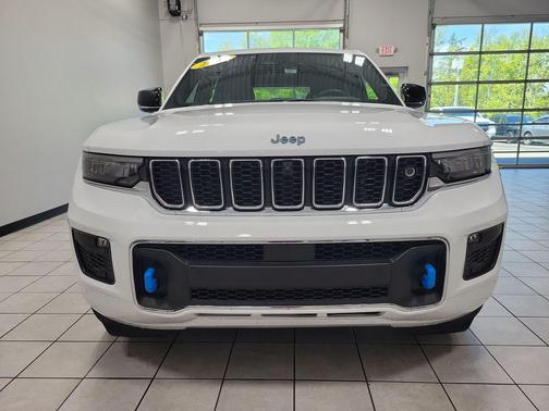 Bright White Clearcoat 2022 Jeep Grand Cherokee 4xe Overland