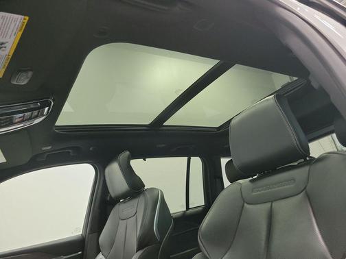 Bright White Clearcoat 2022 Jeep Grand Cherokee 4xe Overland
