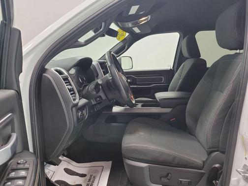 Bright White Clearcoat 2022 RAM 2500 Big Horn