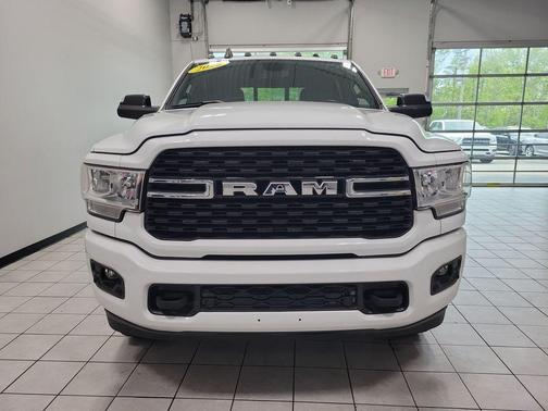 Bright White Clearcoat 2022 RAM 2500 Big Horn