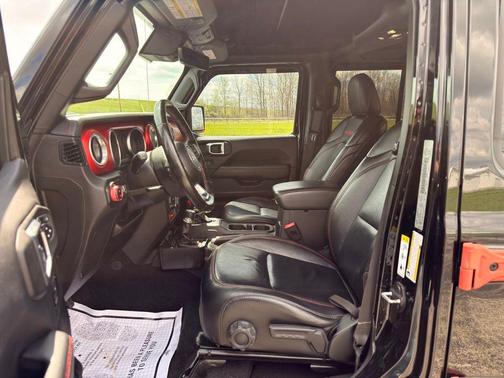 Black Clearcoat 2020 Jeep Gladiator Rubicon