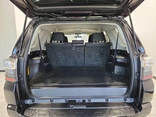 Midnight Black Metallic 2018 Toyota 4Runner SR5