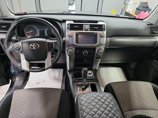 Midnight Black Metallic 2018 Toyota 4Runner SR5