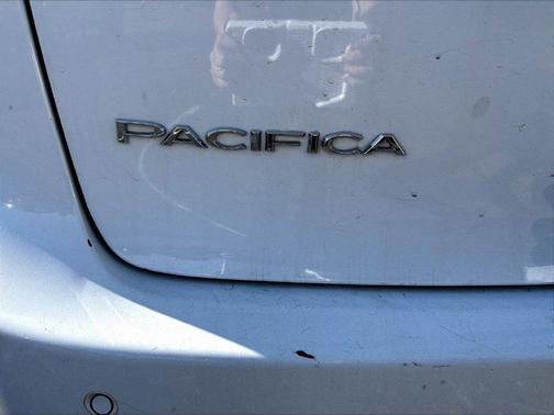 Bright White Clearcoat 2024 Chrysler Pacifica Touring-L