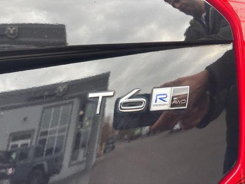 2018 Volvo XC90 T6 R-Design