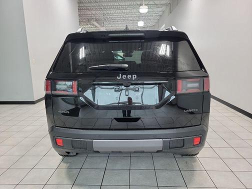 Diamond Black 2026 Jeep Cherokee LAREDO/LIMITED