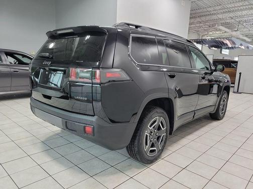 Diamond Black 2026 Jeep Cherokee LAREDO/LIMITED