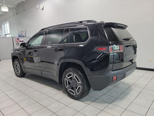 Diamond Black 2026 Jeep Cherokee LAREDO/LIMITED