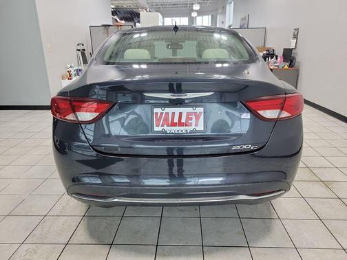 2016 Chrysler 200 C