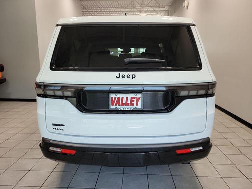 Bright White Clearcoat 2026 Jeep Grand Wagoneer L LIMITED ALTITUDE