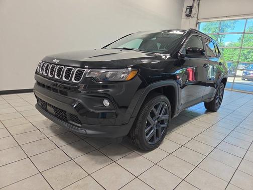 Diamond Black 2026 Jeep Compass Latitude