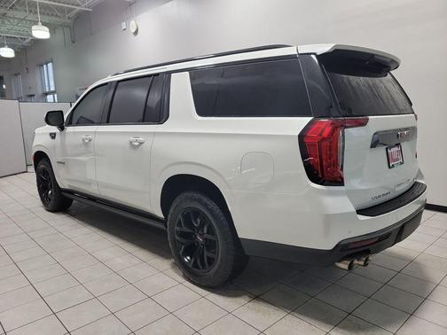 2022 GMC Yukon XL AT4