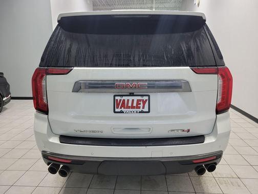 2022 GMC Yukon XL AT4