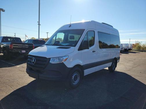 2025 Mercedes-Benz Sprinter 2500 144 WB Standard Roof Passenger