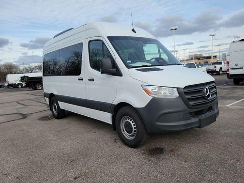 2025 Mercedes-Benz Sprinter 2500 144 WB Standard Roof Passenger