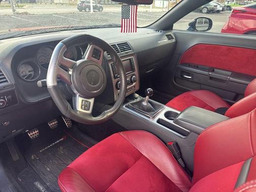 2013 Dodge Challenger SRT8