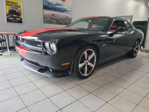 Phantom Black Tri Coat Pearl 2013 Dodge Challenger SRT8