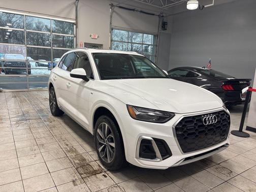 2023 Audi Q5 45 S line quattro Premium