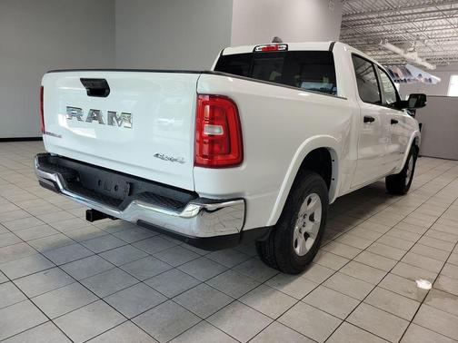 Bright White Clearcoat 2026 RAM 1500 Big Horn/Lone Star