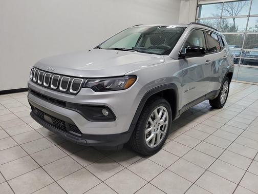 2022 Jeep Compass Latitude Lux