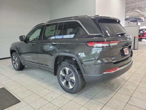 2025 Jeep Grand Cherokee 4xe Base