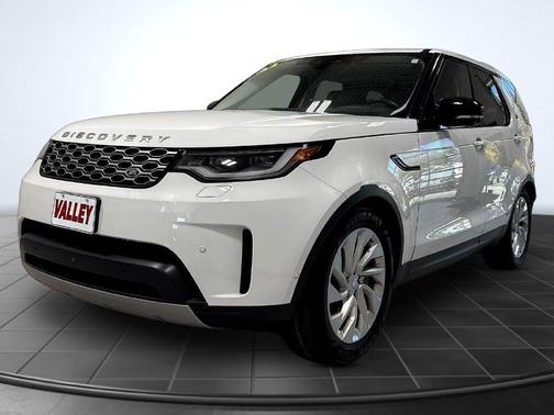 Fuji White 2024 Land Rover Discovery P300 S