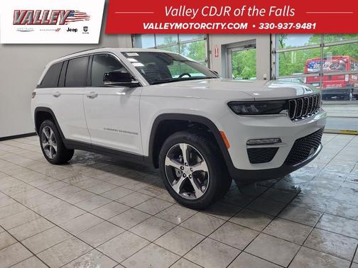 Bright White Clearcoat 2025 Jeep Grand Cherokee Limited