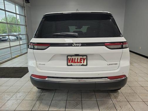 Bright White Clearcoat 2025 Jeep Grand Cherokee Limited