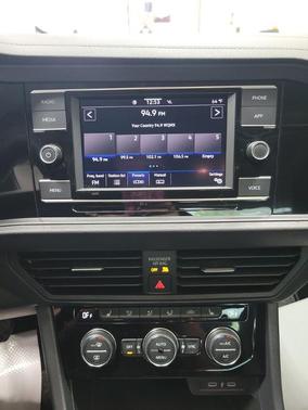 Pyrite Silver Metallic 2023 Volkswagen Jetta 1.5T SE