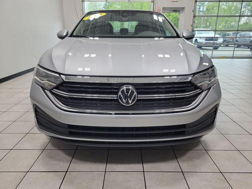 Pyrite Silver Metallic 2023 Volkswagen Jetta 1.5T SE
