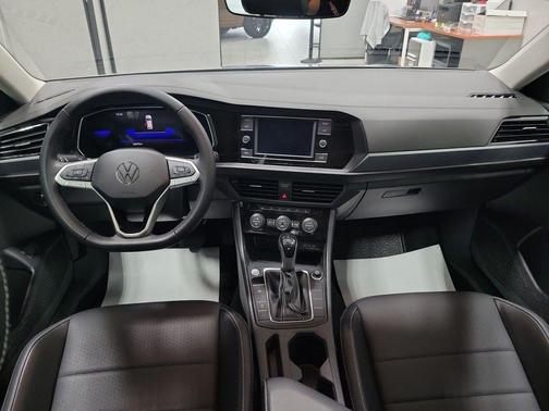Pyrite Silver Metallic 2023 Volkswagen Jetta 1.5T SE