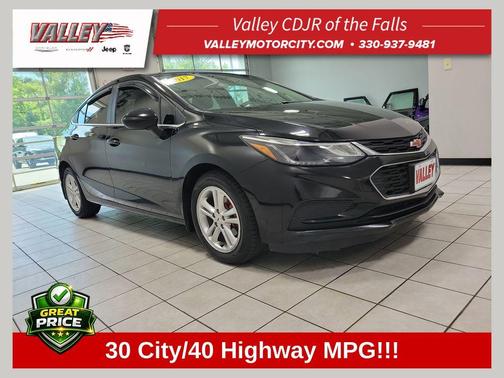Mosaic Black Metallic 2017 Chevrolet Cruze LT