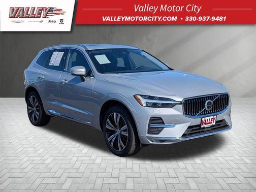 Silver 2023 Volvo XC60 B6 Ultimate Bright Theme