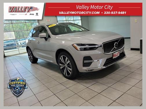 Silver 2023 Volvo XC60 B6 Ultimate Bright Theme