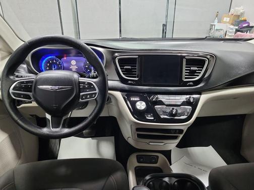 2020 Chrysler Pacifica Touring