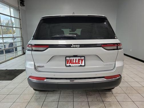 2025 Jeep Grand Cherokee Laredo X