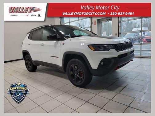 Bright White Clearcoat 2023 Jeep Compass Trailhawk