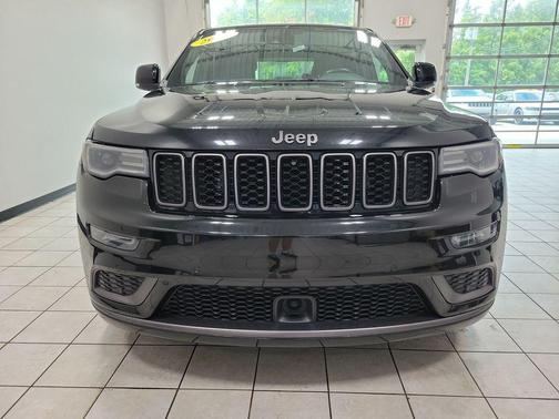 Diamond Black 2021 Jeep Grand Cherokee Overland