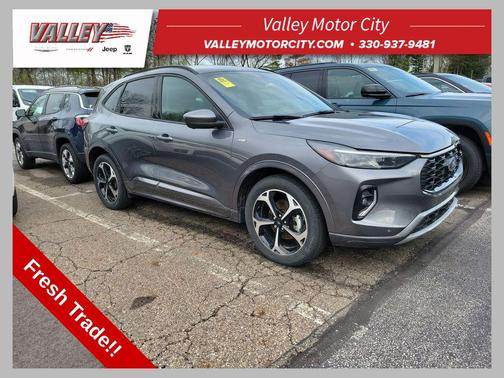 Gray Metallic 2023 Ford Escape ST-Line Elite
