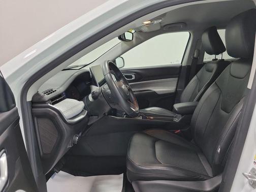 Bright White Clearcoat 2022 Jeep Compass Latitude Lux