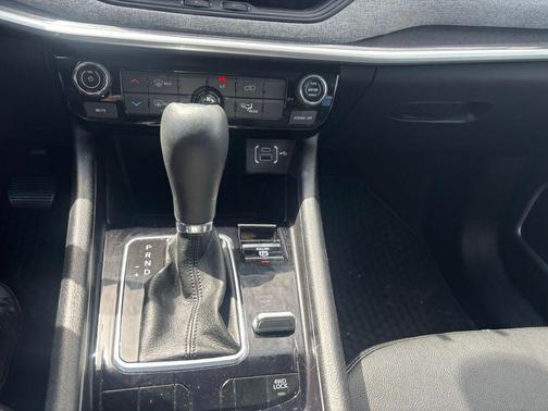 Bright White Clearcoat 2022 Jeep Compass Latitude Lux