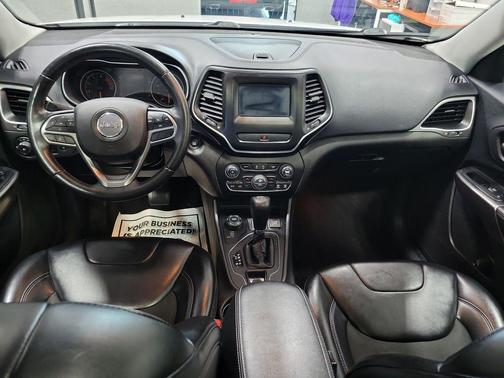 Bright White Clearcoat 2019 Jeep Cherokee Latitude Plus