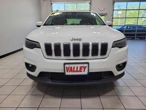 Bright White Clearcoat 2019 Jeep Cherokee Latitude Plus