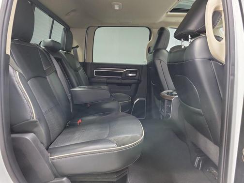 Bright White Clearcoat 2022 RAM 2500 Laramie